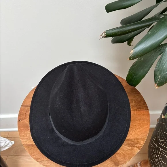 Stylish Black Fedora Hat - Picture 2 of 6